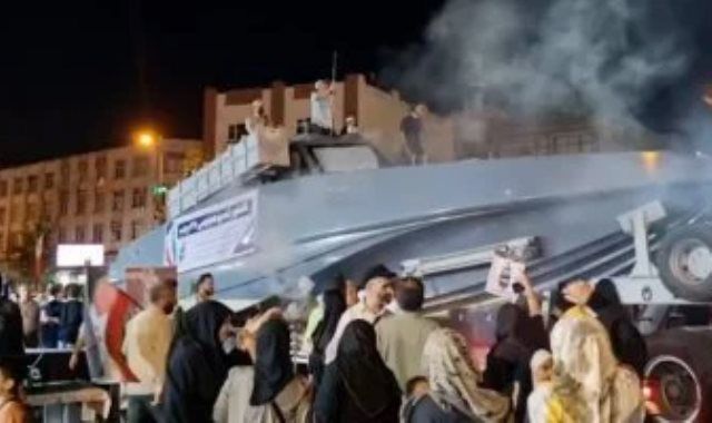 «27 رجب».. الحرس الثورى يكشف عن زورق هجومى سريع جديد مزود بصواريخ كروز بحرية