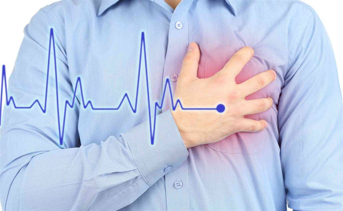 أعراض تسبق الإصابة بالسكتة القلبية المفاجئة 