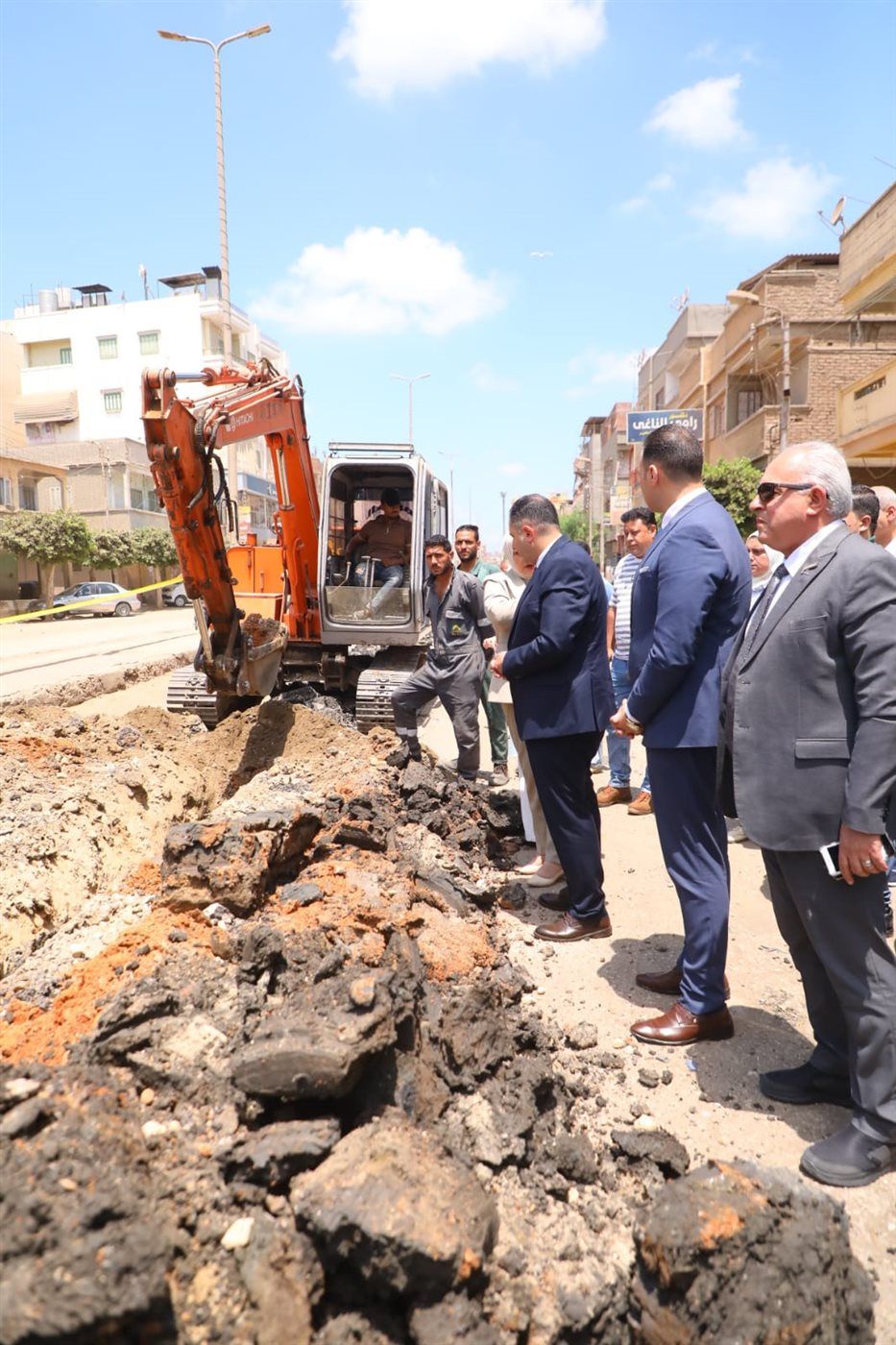 محافظ دمياط يتابع ميدانيا أعمال إمداد خط الغاز الطبيعي بمدينة السرو