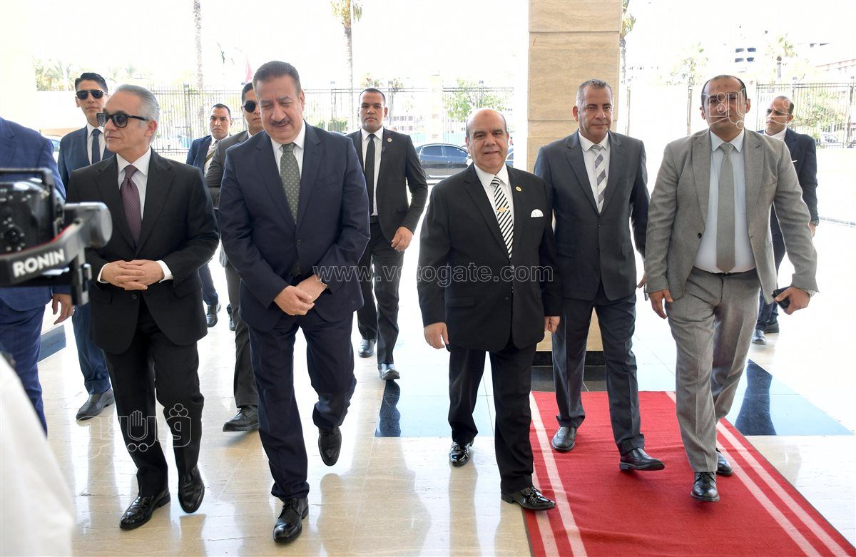 استقبال محافظ بورسعيد لوزير العدل بديوان عام المحافظة 
