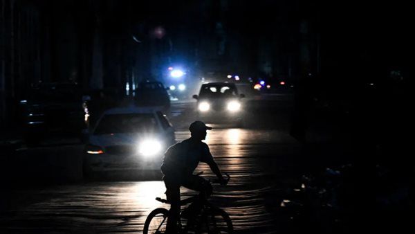 انفصال تام لشبكة الكهرباء، كوبا تغرق مجددا في الظلام