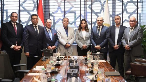 "الصناعات الكيماوية" تبحث مع وزيرة البيئة سبل دعم وتطوير صناعة تدوير المخلفات