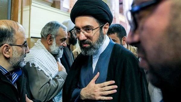مقرب من المرشد الإيراني: مجتبى خامنئي توعد بزشكيان وينوي إبعاد عراقجي عن المفاوضات