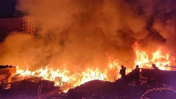 السيطرة على حريق داخل مصنع نسيج بشبرا الخيمة