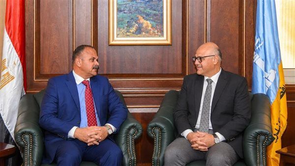 محافظ الإسكندرية يبحث مع مدير الأمن تكثيف حملات إزالة الإشغالات وإعادة الانضباط للشارع