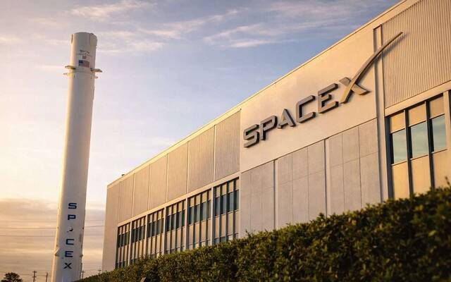 أسهم "SpaceX" تتعافى وتقترب من سعر طرحها العام الأولي مجددًا