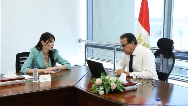 وزير الصحة يبحث مستجدات تطوير مستشفى هليوبوليس الجديدة