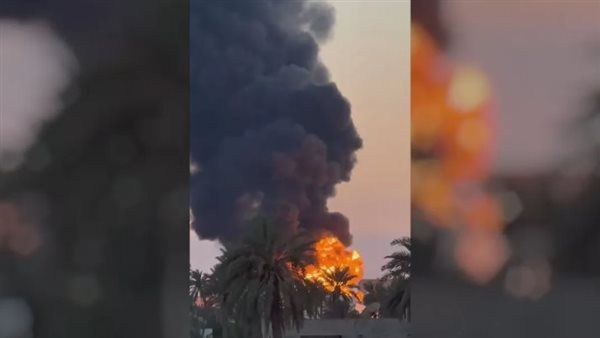 بعد استهدافها بطائرة مسيرة، سماع دوي انفجار قوي داخل مستودعات مصفاة الزاوية النفطية غرب ليبيا
