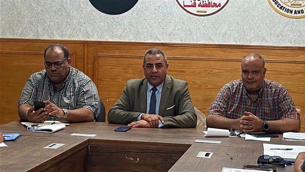 "تعليم قنا" يرفع درجة الاستعداد للعام الدراسي الجديد ويتابع تنسيق الصف الأول الثانوي (صور)