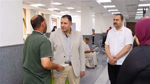 لتسهيل الخدمات، محافظ دمياط يُفاجئ العاملين بالمركز التكنولوجي بالديوان العام