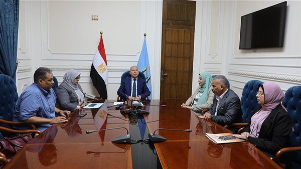 محافظ القاهرة يجتمع برؤساء الأحياء الجدد
