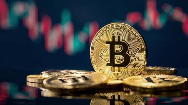 ارتفاع قياسى للبيتكوين مدفوعاً بدعوات تنظيمية وتراجع العائدات
