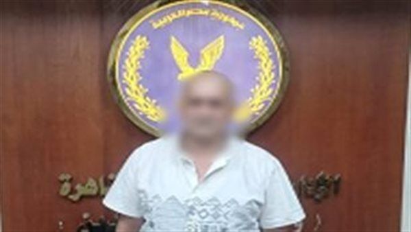 ضبط عاطل انتحل صفة موظف بحي للنصب على أصحاب المحال بالقاهرة