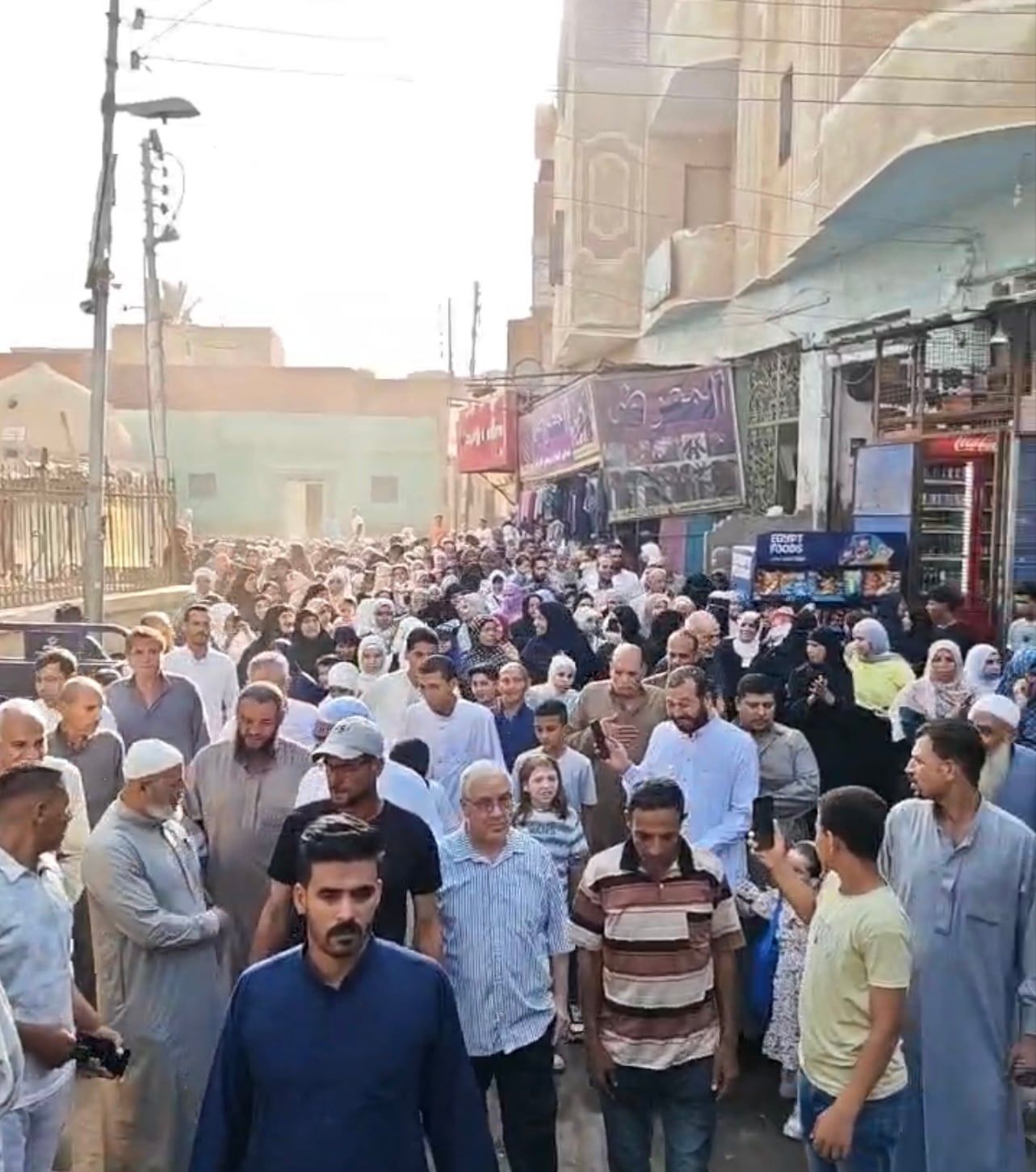 جانب من توديع الأهالى