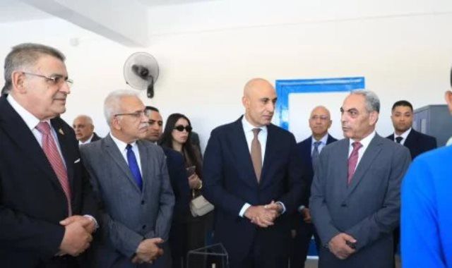 وزير التعليم ومحافظ الإسماعيلية يفتتحان مدرسة تكنولوجية للغاز والطاقة المتجددة