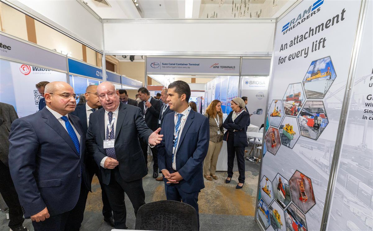 رئيس اقتصادية القناة يستعرض دورها في ظل التحولات العالمية بمؤتمر Transport Middle East