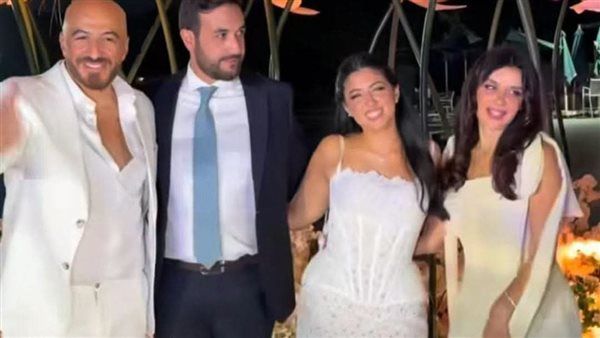 مجدي الهواري وغادة عادل يحتفلان بخطوبة ابنتهما مريم