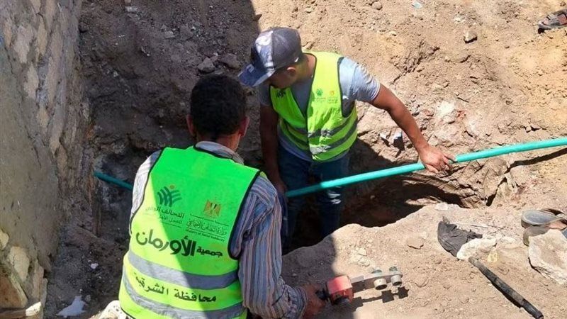 توصيل مياه الشرب مجانًا لـ60 أسرة من الأولى بالرعاية في الحسينية بالشرقية