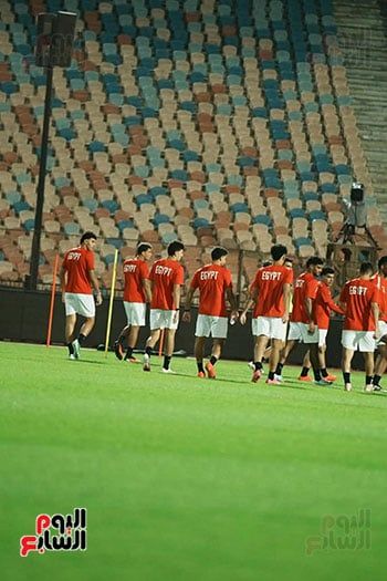 اللاعبون فى المران اللاعبون فى المران