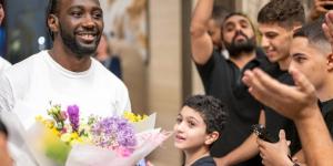 استعدادًا للمواجهة التاريخية في سبتمبر.. نجما الملاكمة كانيلو وكروفورد يصلان العاصمة الرياض