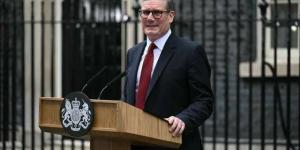 ستارمر:
      الاعتراف
      بالدولة
      الفلسطينية
      يجب
      أن
      يكون
      ضمن
      خطة
      أوسع
      لتحقيق
      السلام