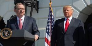 مستشار ترامب الاقتصادي ينتقد الفيدرالي لتثبيت الفائدة