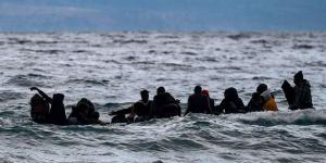 إيطاليا: انتشال 19 جثة من قارب مهاجرين ونقل الناجين إلى لامبيدوزا