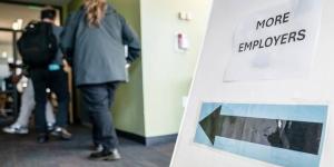 نمو سوق العمل الأمريكي يتجاوز التوقعات وانخفاض البطالة إلى 4.3%