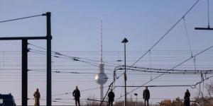 أسعار الكهرباء بألمانيا تهوي لمستويات قياسية مع طفرة الطاقة المتجددة