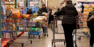 تراجع ثقة المستهلكين الأمريكيين لأدنى مستوياتها في أبريل