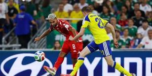 كأس العالم 2026، فضيحة السويد تطيح بمدرب تونس وهيرفي رينارد البديل