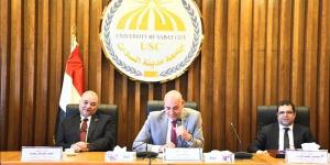 مجلس جامعة مدينة السادات يناقش المشروعات التنموية والابتكار (صور)