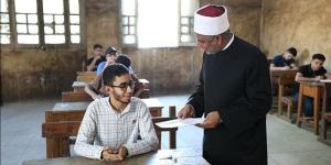 اليوم، امتحان مادة “الكيمياء” لطلاب القسم العلمي للثانوية الأزهرية