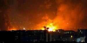تجدد القصف الأمريكي على جزيرة لارك في إيران