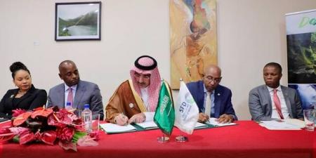 السعودية
      توقّع
      اتفاقية
      أول
      قرض
      تنموي
      لدعم
      البنية
      التحتية
      في
      دومينيكا