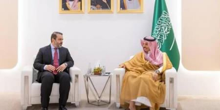 لقاء
      سعودي
      سوري
      في
      العلا
      لبحث
      العلاقات
      الثنائية
      ودعم
      أمن
      واقتصاد
      دمشق