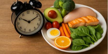 دراسة تكشف: الصيام المتقطع دون تقليل السعرات لا يحسّن صحة القلب أو السكر