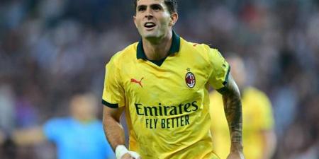 شائعات تربط نجم ميلان بنجمة هوليوود