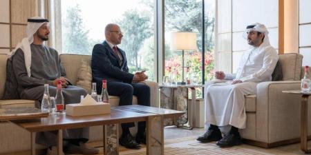 مكتوم بن محمد يبحث مع رئيس «سيمنس» مستجدات قطاع الطاقة العالمي