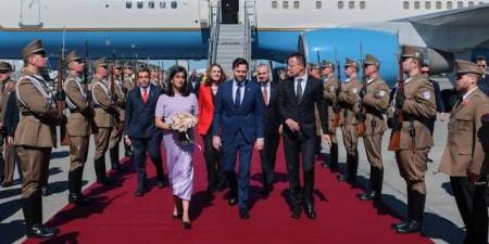 المجر توافق على شراء نفط أمريكي في قمة أوربان وفانس