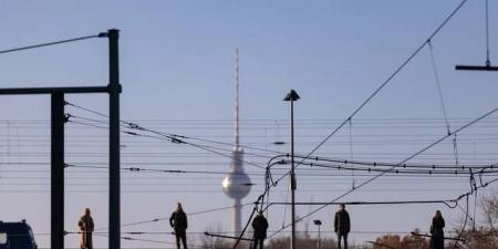 أسعار الكهرباء بألمانيا تهوي لمستويات قياسية مع طفرة الطاقة المتجددة