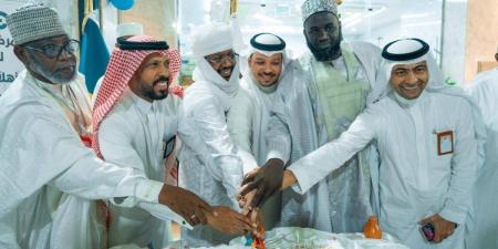 بالزمزم والهدايا والأناشيد... رحلات تستقبل الفوج الأول من حجاج تشاد
