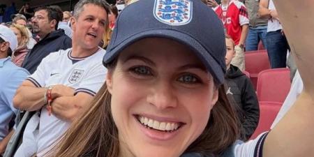 لقطة عفوية لـ أليكساندرا داداريو وديفيد بيكهام في مدرجات مباراة إنجلترا بكأس العالم 2026
