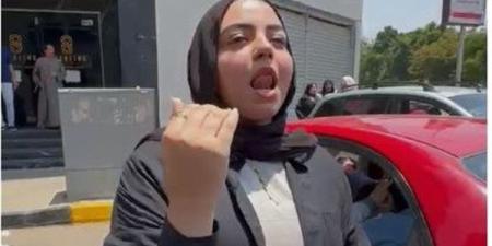 بالزغاريد، فتاة تحتفل بعيد ميلاد شقيقتها بعد خروجها من امتحانات الثانوية العامة بالدقي (فيديو)