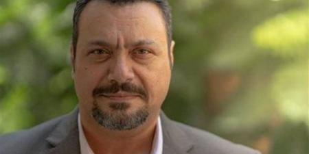 مراد مكرم يوعد المصريين: "هوزع عليكم شربات لو كسبنا الأرجنتين"