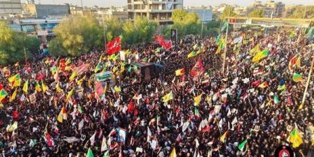 تحت رايات "الثأر"، حشود عراقية مليونية تودع خامنئي في النجف الأشرف (فيديو وصور)