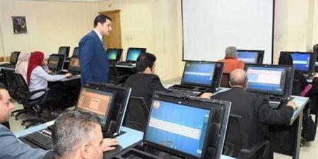 كم عدد ساعات العمل أسبوعيا في قانون الخدمة المدنية وما الفئات المستحقة للتخفيض