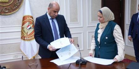 فرص عمل آمنة بالخارج، وزير العمل يراجع العقود بنفسه ويطمئن على حقوق العاملين