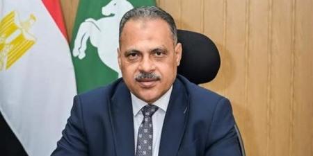 محافظ الشرقية يعاقب 81 موظفا بعد ثبوت ارتكابهم مخالفات
