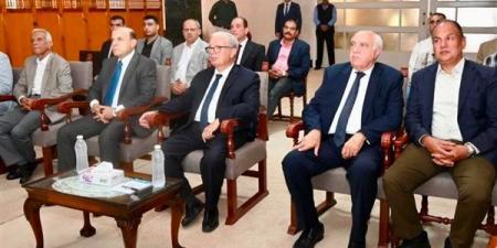 نائب رئيس الوزراء ومحافظ الغربية يتفقدان أعمال تطوير شركة مصر للغزل والنسيج بالمحلة